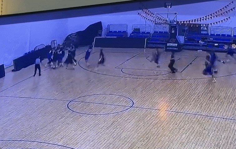 女篮热身赛发生斗殴!大学球员事后交流打人“经验”